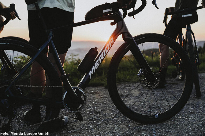 Nueva bicicleta de gravel Merida Silex. Puesta de sol