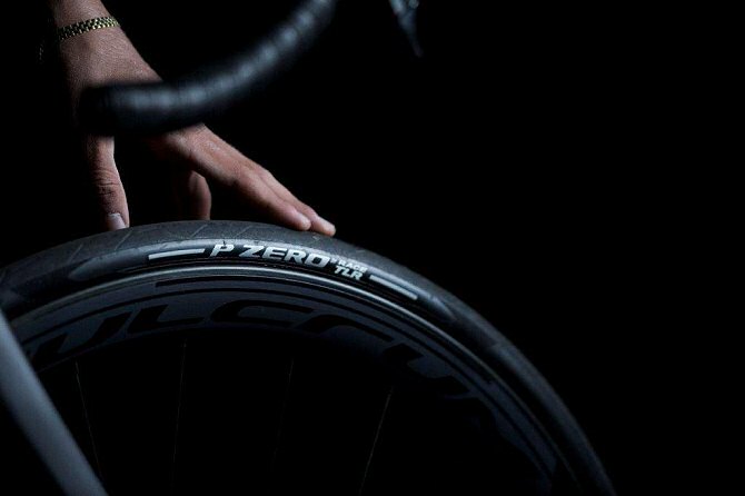Llegan los Pirelli P ZERO Race TLR y TLR SL, neumáticos tubeless de carretera