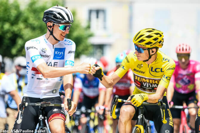 Tadej Pogacar y Jonas Vingegaard en la salida de la etapa 17 del Tour de Francia
