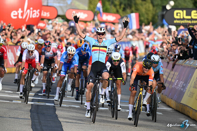 Tim Merlier se impone en un ajustadsimo sprint en Hasselt