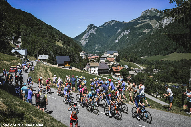 La fuga del día en la etapa 10 del Tour de Francia