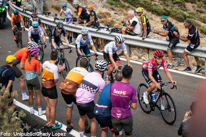 Grupo de favoritos, con Remco Evenepoel