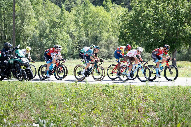 Fuga de 11 ciclistas
