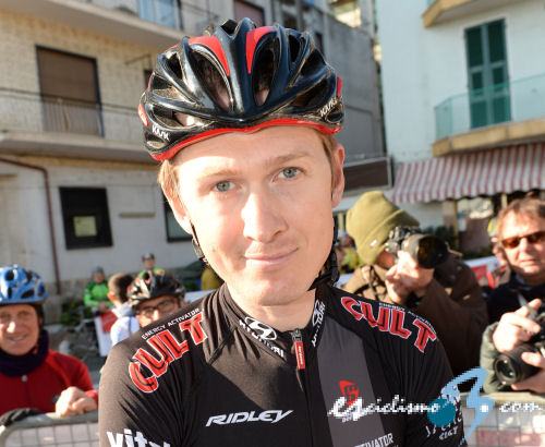 Gustav Larsson no consigue batir el Récord de la Hora y se queda en 50,016 Km. Gustav Larsson no consigue batir el Récord de la Hora y se queda en 50,016 Km.