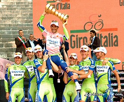 Giro de Italia: Ivan Basso: "Todava no he podido asimilar la victoria"