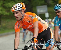 Iván Velasco se rompe tres costillas al sufrir una caída en la Vuelta a la Rioja Iván Velasco se rompe tres costillas al sufrir una caída en la Vuelta a la Rioja