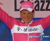 Ullrich se decanta por la Vuelta a Suiza como último test antes de afrontar el Tour de Francia Ullrich se decanta por la Vuelta a Suiza como último test antes de afrontar el Tour de Francia