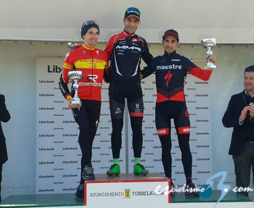 Larrinaga se impone en el ciclocross de Torrelavega, test para el Campeonato de Espa�a