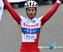 Pauwels gana la Copa del Mundo de ciclocross tras vencer en la última prueba Pauwels gana la Copa del Mundo de ciclocross tras vencer en la última prueba