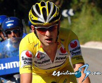 Tour de Francia: Angel Litu Gómez sufrió una fuerte caída que le obligó a abandonar Tour de Francia: Angel Litu Gómez sufrió una fuerte caída que le obligó a abandonar