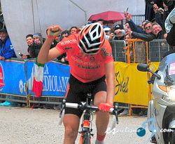 Giro de Italia: Mikel Nieve: "Nunca imaginé un triunfo como éste" Giro de Italia: Mikel Nieve: "Nunca imaginé un triunfo como éste"