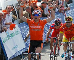 Vuelta a Asturias: Pablo Urtasun: "El equipo ha estado de sobresaliente" Vuelta a Asturias: Pablo Urtasun: "El equipo ha estado de sobresaliente"