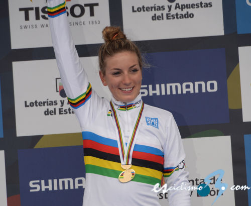 Pauline Ferrand Prevot agranda su leyenda con un nuevo Mundial de mountainbike