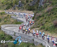 Mañana arranca la Vuelta a Asturias con el Alto de El Acebo como gran atractivo Mañana arranca la Vuelta a Asturias con el Alto de El Acebo como gran atractivo