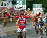 Giro de Italia: Garzelli se impone al sprint a Simoni y Di Luca sigue líder Giro de Italia: Garzelli se impone al sprint a Simoni y Di Luca sigue líder
