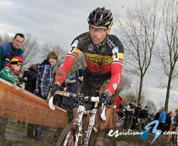 Sven Nys gana en Zolder y pasa a liderar la Copa del Mundo de ciclocross Sven Nys gana en Zolder y pasa a liderar la Copa del Mundo de ciclocross