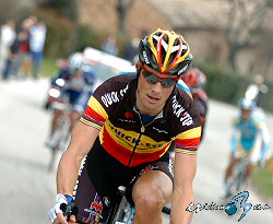 Tom Boonen no podrá participar en la clásica París-Roubaix Tom Boonen no podrá participar en la clásica París-Roubaix