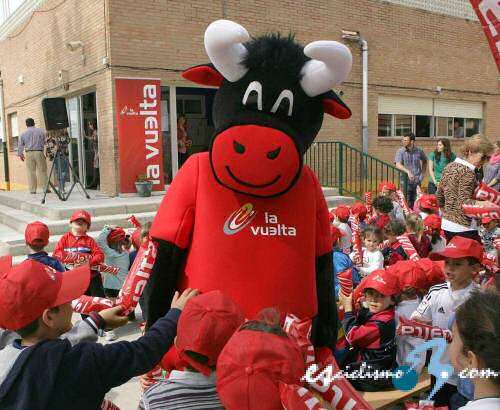 Un toro llamado Tei-Tei será la mascota oficial de la Vuelta a España Un toro llamado Tei-Tei será la mascota oficial de la Vuelta a España
